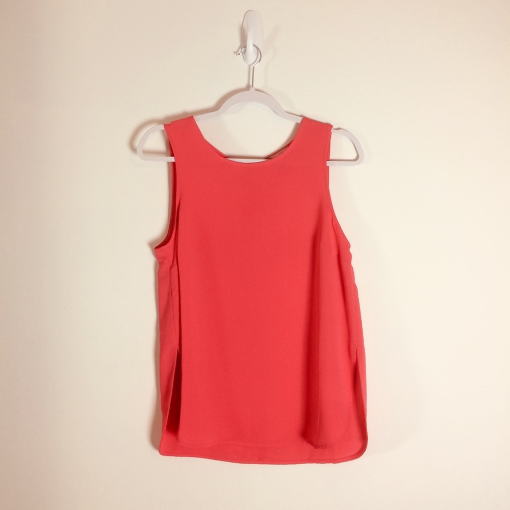 Sleeveless blouse